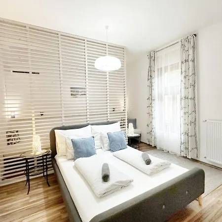 Daire Dora House &