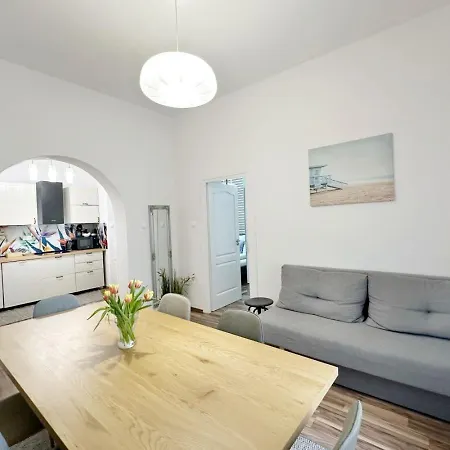 Dora Holiday House Apartment Keszthely
