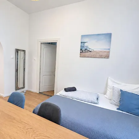 Dora Holiday House